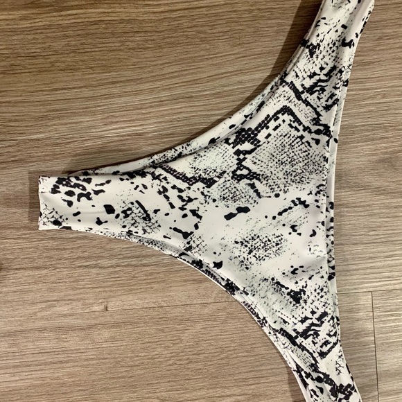 Snakeskin Print Bikini Bottom - Picture 3 of 3